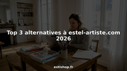 Une femme explore des plateformes en ligne pour dénicher des œuvres d’art originales.