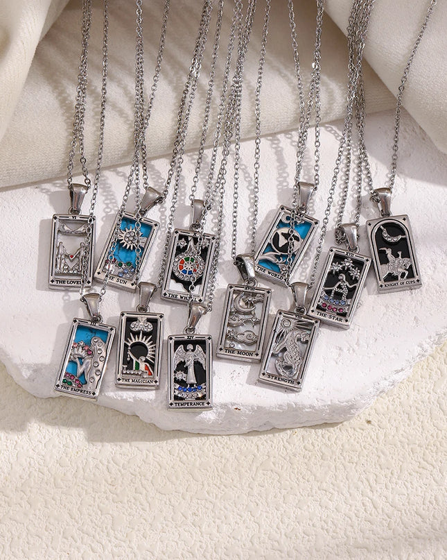Collier pendentif tarot – Acier inoxydable et zircon – Plaqué or 18 carats – Bijou femme élégant et résistant