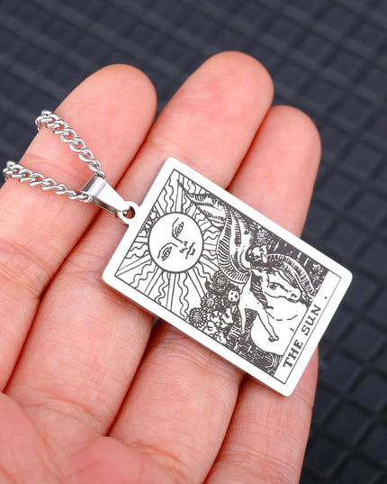 Collier Pendentif Tarot en Acier Inoxydable – Étoile / Soleil / Lune – Style Ethnique Unisexe